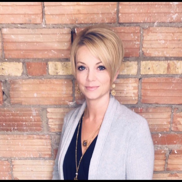 Meet the Posher - Picture 5 of 9